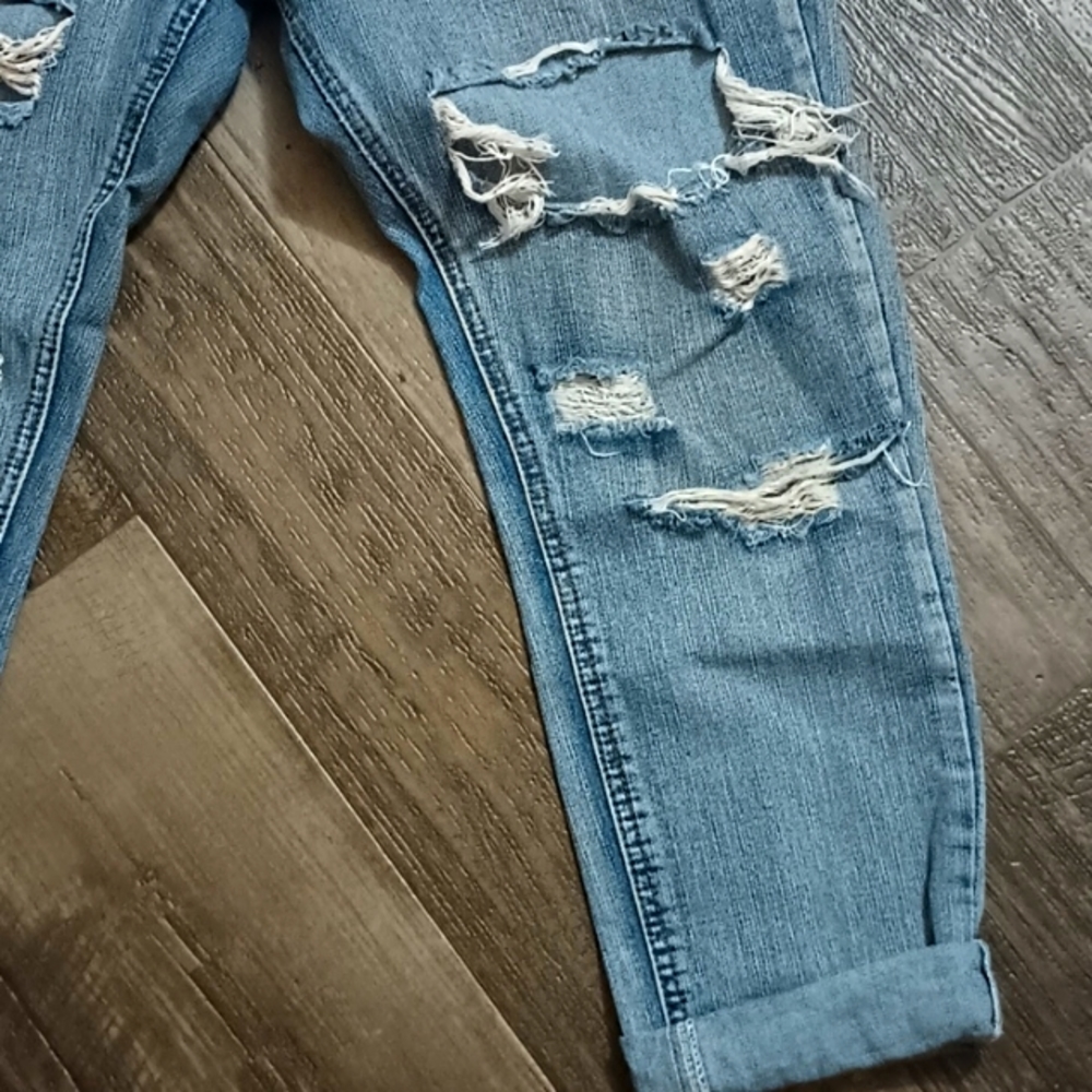 Distressed Boyfriend Jeans - Picture 7 of 11